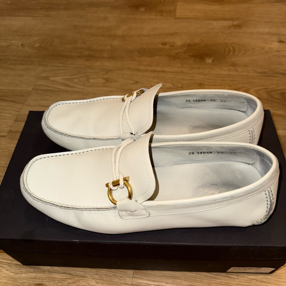 FERRAGAMO Driver Gancini-Buckle Leather Loafers - Picture 2 of 5